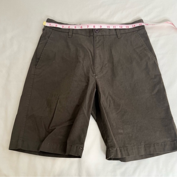 DOCKERS  Ultimate Supreme Flex Short Men's Dark Chino Size 32 - Picture 5 of 10